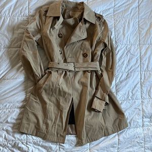 Tan waterproof trench coat with belt, belted sleeves, removal wool liner